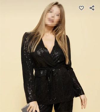 Костюм с пайетками