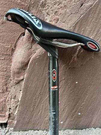 Карбоновый подседел Easton и седло Selle Italia Team Edition