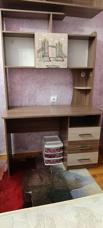Кровать детская и стол