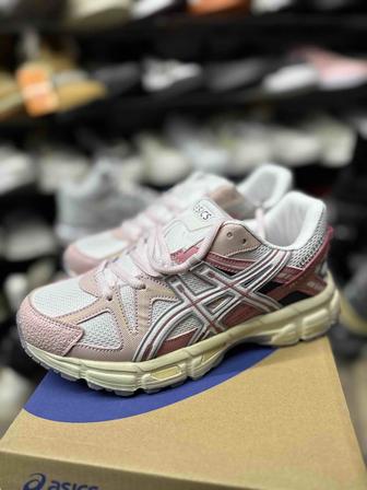 Кросовки asics