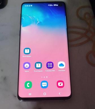 Продам телефон Samsung s10