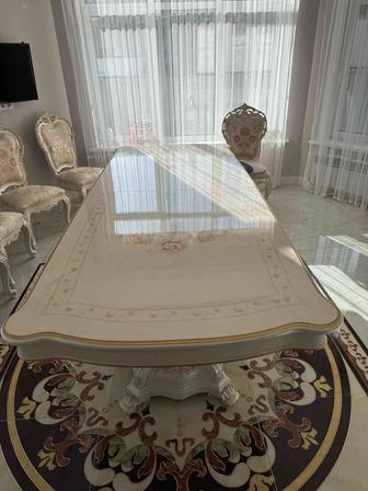 Стол и стулья 14 штук