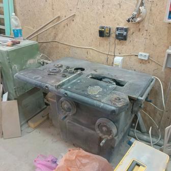 Продам фрезеровочном-шипорезный станок.