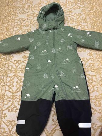 Продам зимний комбинезон на рост 86-92