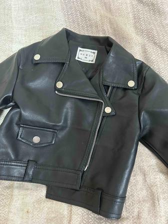 Продам детскую кожанку