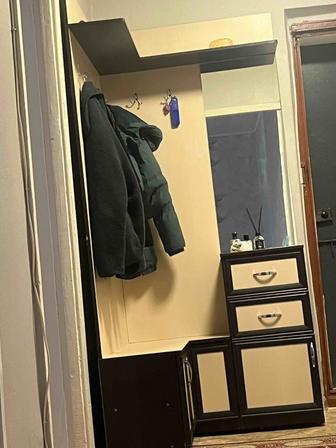 Продам прихожую недорого