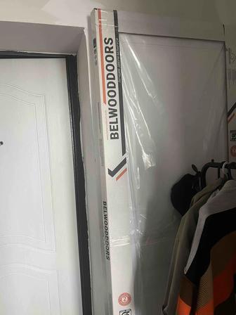 Продам дверь ,новая только полотно