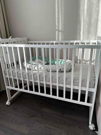 Продам кроватку детскую 120х60см