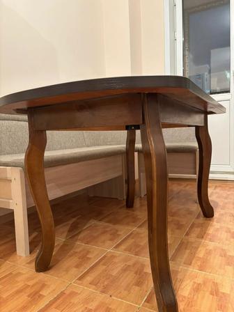 Продам кухонный стол