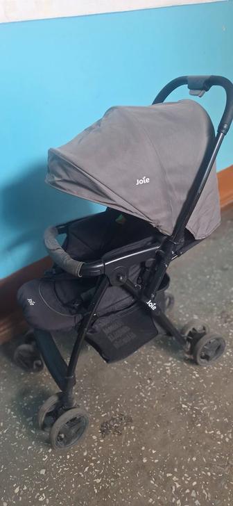 Продам коляску детскую Joie