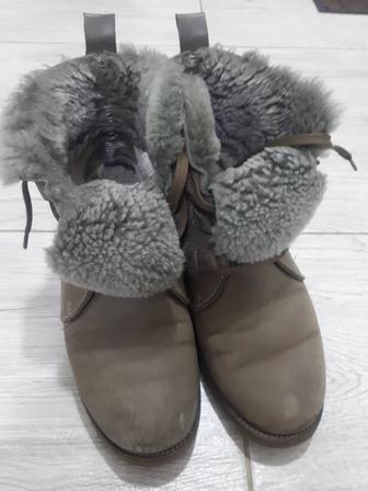 Отдам обувь ботинки зимние даром б/у 36 размер