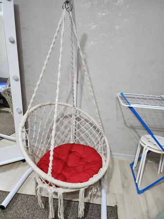 Продам качелю кокон со стойкой