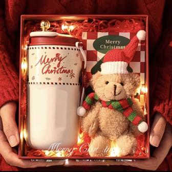 Новогодний подарочный бокс. Новогодний подарок