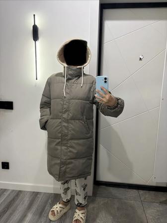 Продам зимнюю женскую куртку