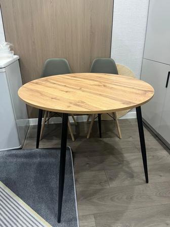 Продаю круглый стол