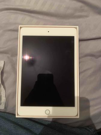 Срочно продается IPad mini 64Gb gold