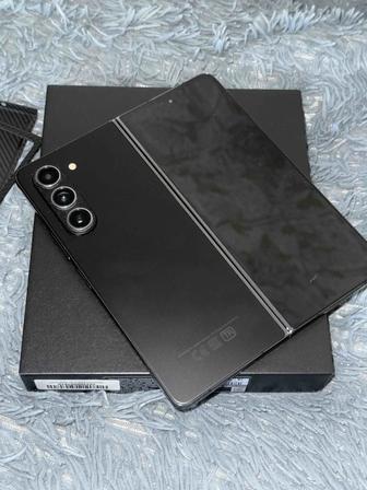 Продам Samsung Z Fold 5