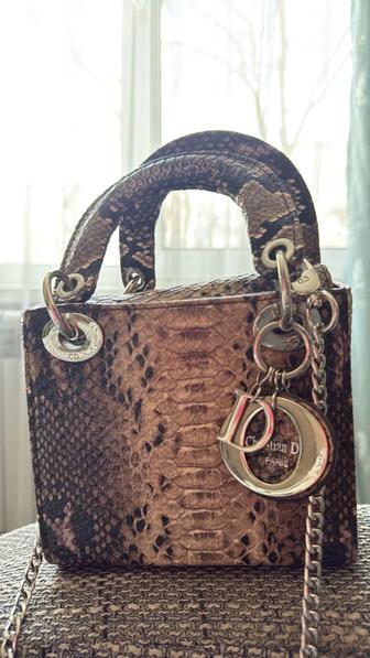 Продам сумку Cristian Dior