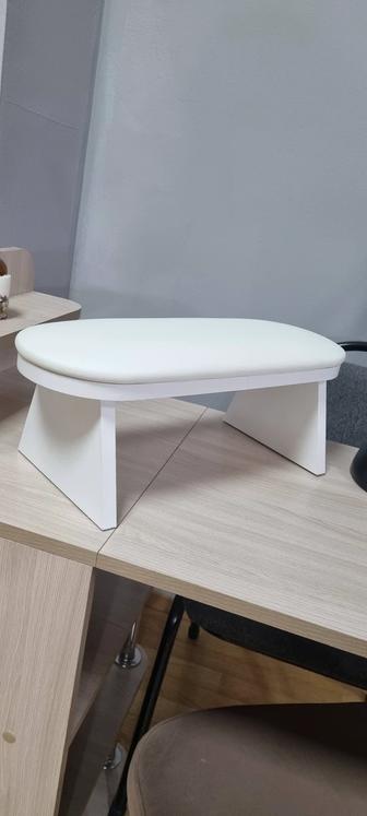 Маникюрная подставка для рук