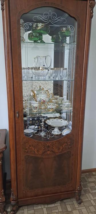 Продается гостиная витрина и тумба для зала