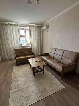 Продам диван с креслами
