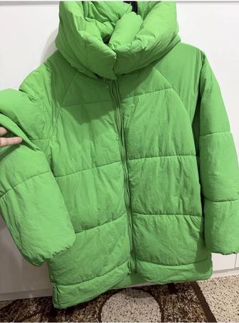 Продам женскую зимнюю куртку в отличном состоянии