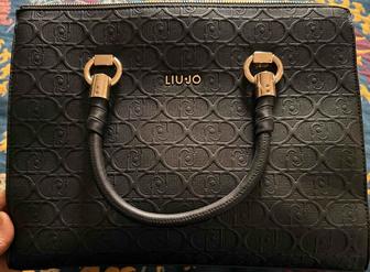 Продается сумка совершенно новая. Оригинал. Медиум размер. Бренд Liu Jo