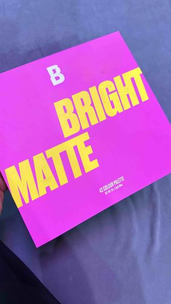 Палетка теней Beauty Bay