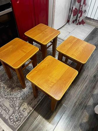 Продам стулья 4шт для кухни / прихожей