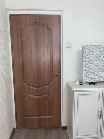 Внутренние двери орех-каштан, б/у, 4 шт.