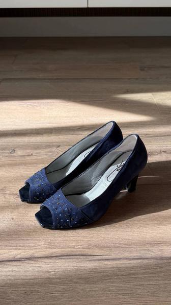 Женские итальянские туфли из замши, 36 размер