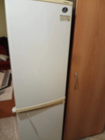 Продам холодильник