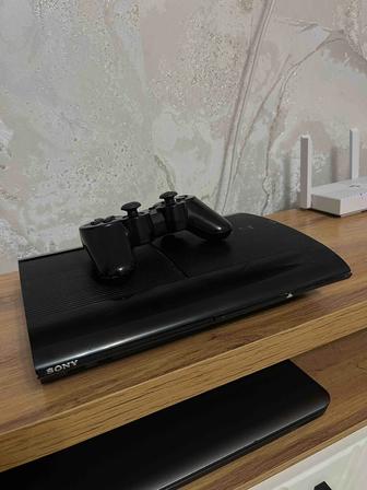 Продам PlayStation 3 super slim