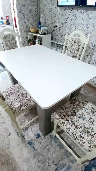 Стол новый белый