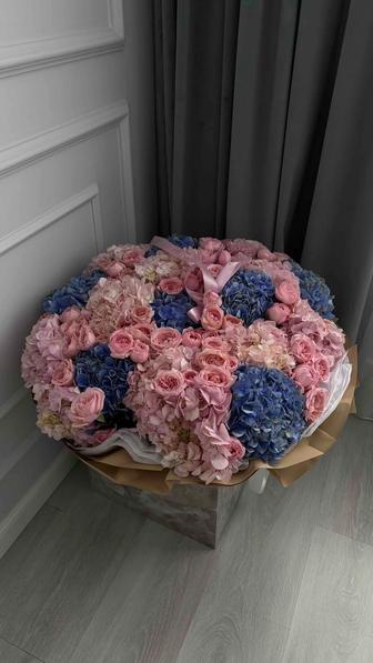 Цветы а пакете с ручкой