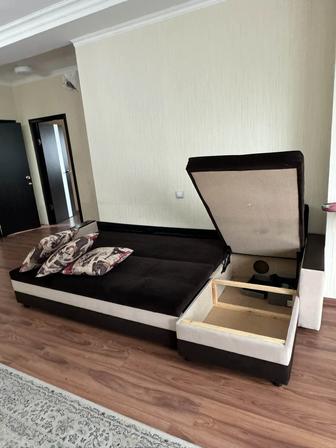 Продам диван коричневый