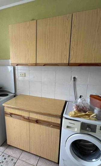 Кухня б/у с мойкой и стальной раковиной