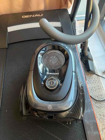 Продам б/у пылесос