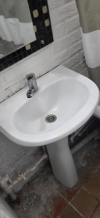 Раковина с пьедесталом