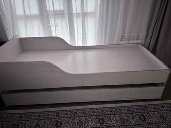 Продам 2х ярусную кровать