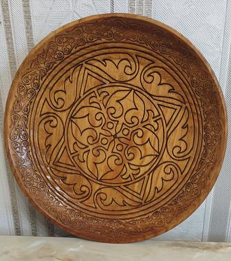 Сувенирная тарелка из карагача