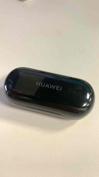 Беспроводные наушники Huawei Freebuds 3i.