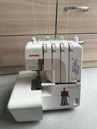 Продам Оверлок janome samurai 1000