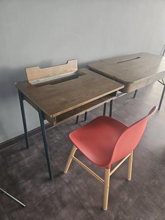 Продам комплект парта и стул