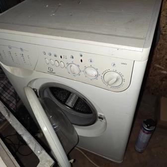Стиральная машинка Indesit