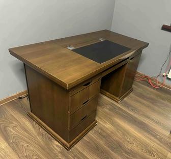 Кабинетный стол