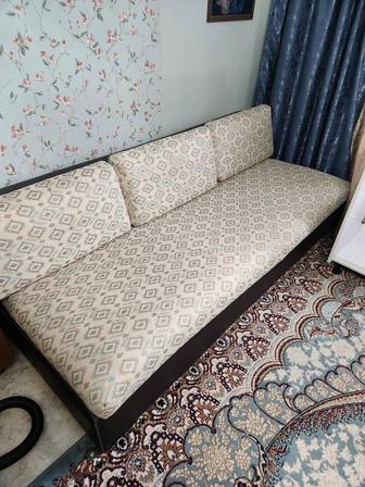 Продам не раскладной диван