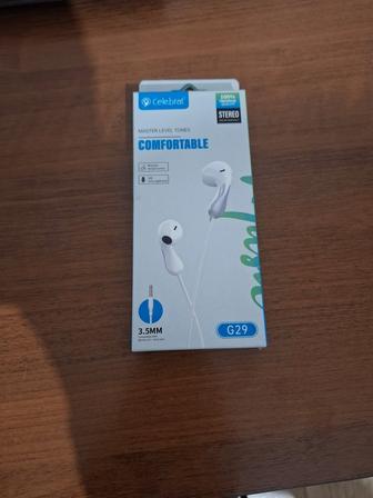 Проводные наушники