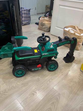 Продам детский экскаватор