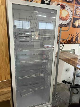 Продается витринный холодильник Бирюка 461
